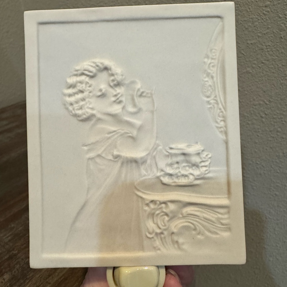 Vintage Angel Night Light - Picture 2 of 6